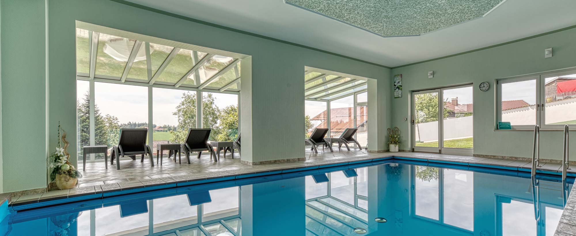 großes Hallenbad im Wohlfühlhotel Beinbauer Büchlberg